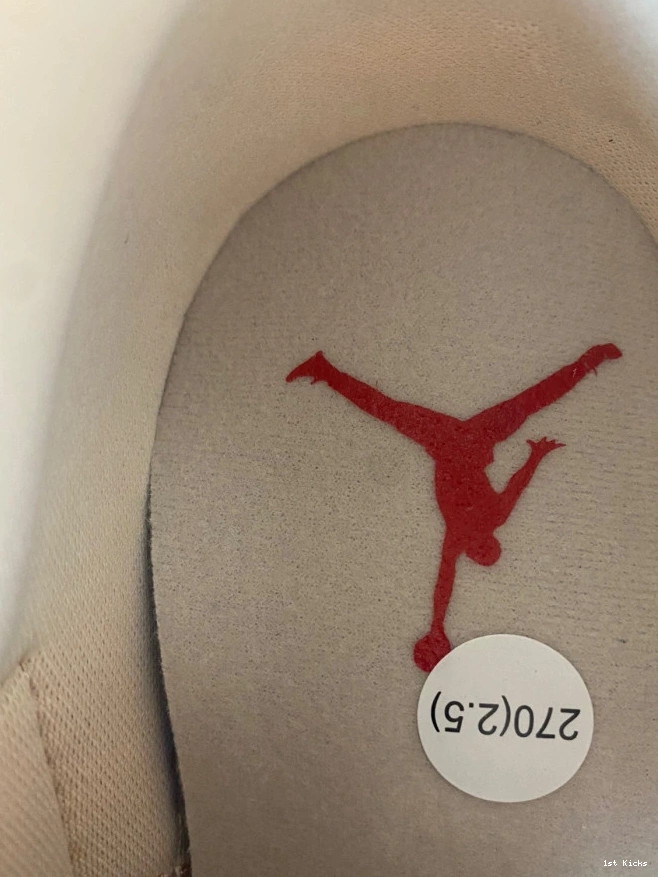 1st Kicks Jordan (W) Air Valentines Day 3 HJ0178-600 0803
